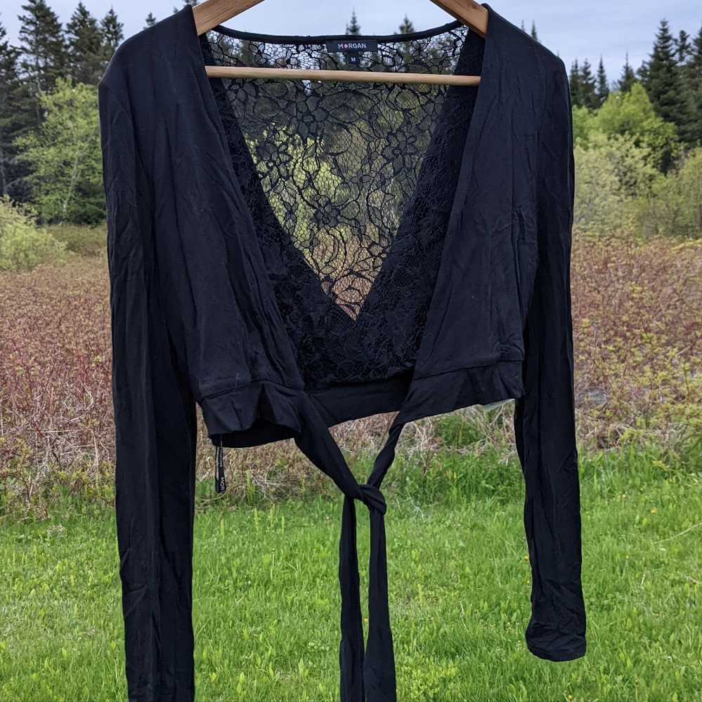 Wrap over crop cardigan with black lace